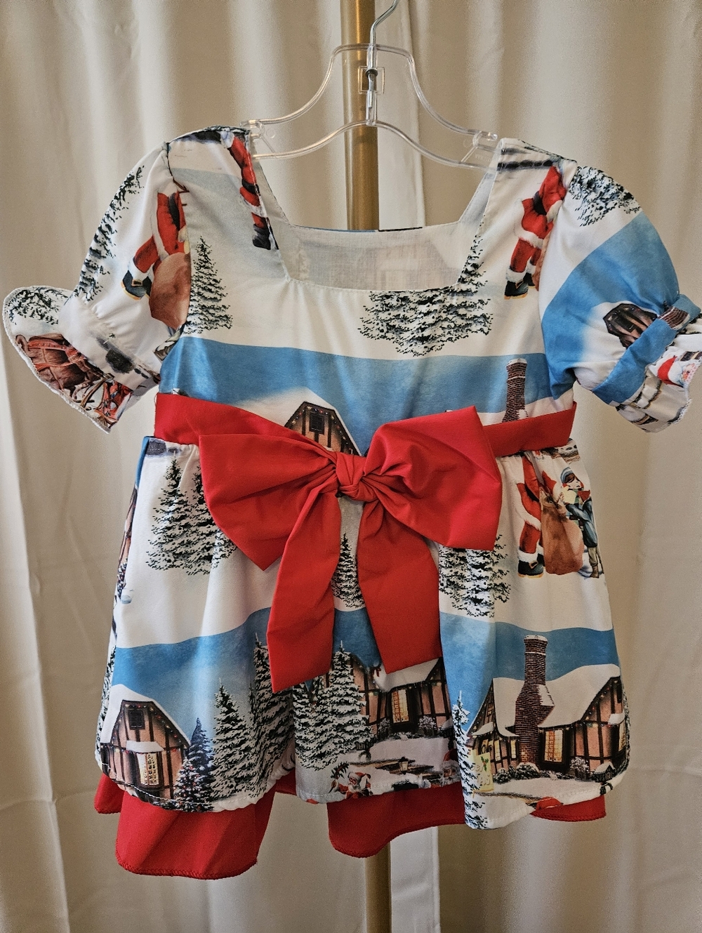 Santa’s North Pole Scene Red & White Dress 🎅🎄 Big Bow Holiday Charm - Picture 2 of 4